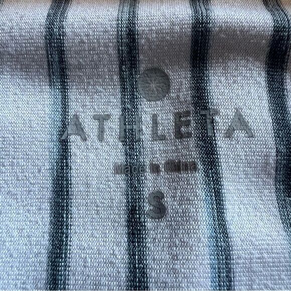 Athleta Space Dye Striped Shirt. White and Blue. Great Condition!! Size Small - Picture 7 of 12